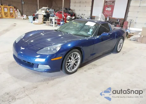2005 Chevrolet Corvette z USA, uszkodzony, nr VIN 1G1YY24U155109932